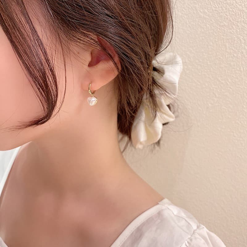 S925 ต่างหู รูปหัวใจ ไข่มุก เกาหลี ระดับไฮเอนด์ หวาน ไม่ทําให้แพ้ง่าย ผู้หญิง แฟชั่น เครื่องประดับ ของขวัญวันหยุด-COD รูปที่ 3