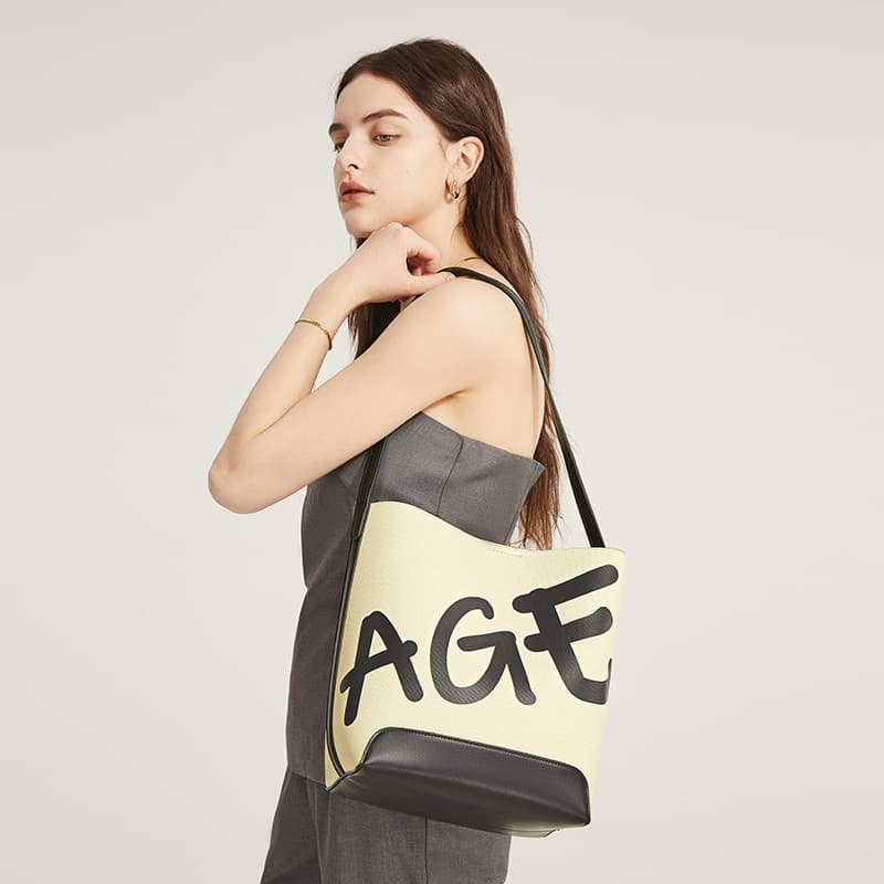 AGE FREE Gabine bag กระเป๋าทรงถังลายคลาสสิกแบบสะพายข้างกระเป๋าาถือbucket bag รูปที่ 4