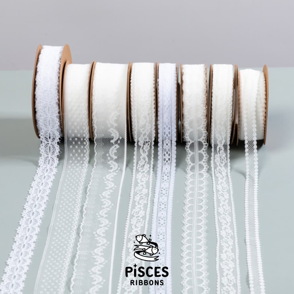 Classic White Lace Ribbon” – ริบบิ้นลูกไม้สีขาวพรีเมียม ลูกไม้สีขาว หลากหลายขนาด สำหรับ DIY ปักชายผ้า รูปที่ 2