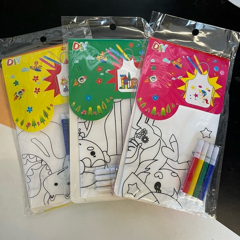 No.1149 ระบายสีผ้ากันเปื้อน ชุดระบายสี ผ้ากันเปื้อนระบายสี ระบายสีเสริมทักษะ ผ้ากันเปื้อน คละลายมือ รูปที่ 1