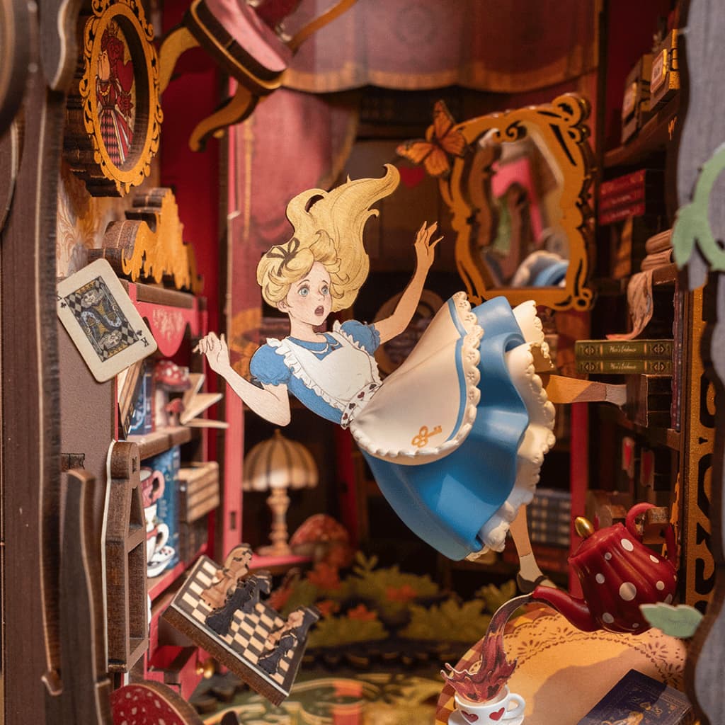 Rolife Book Nook Shelf Insert - TGB12 Alice Adventure ที่กั้นหนังสือ | บ้านตุ๊กตา โมเดลบ้าน ของเล่นศิลปะ DIY รูปที่ 2