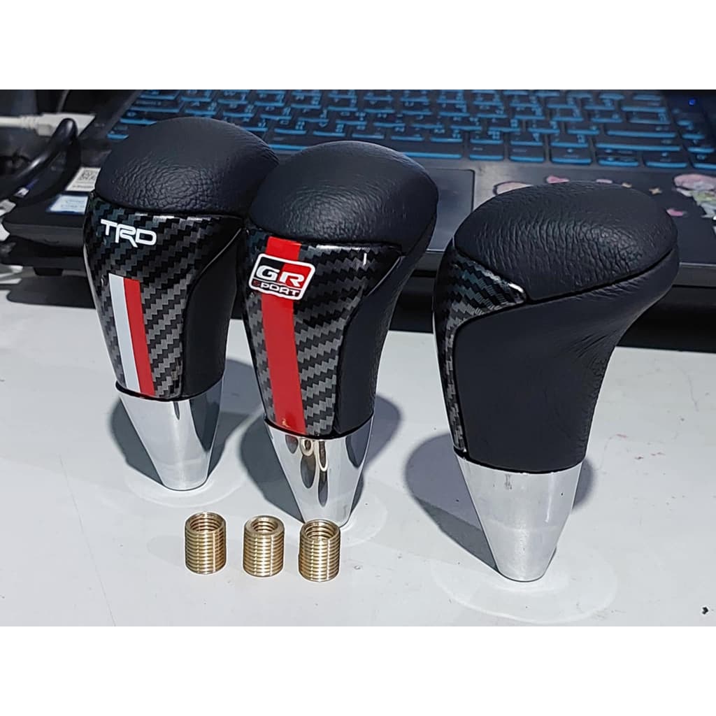 หัวเกียร์ TRD หัวเกียร์ GR sport เป็นหนังแท้ ลายเคฟล่าฟิมลม์ อย่างสวยถ่ายจากสินค้าจริง ใส่กับรถได้ทุกรุ่น เกียร์ออโต้ รูปที่ 2