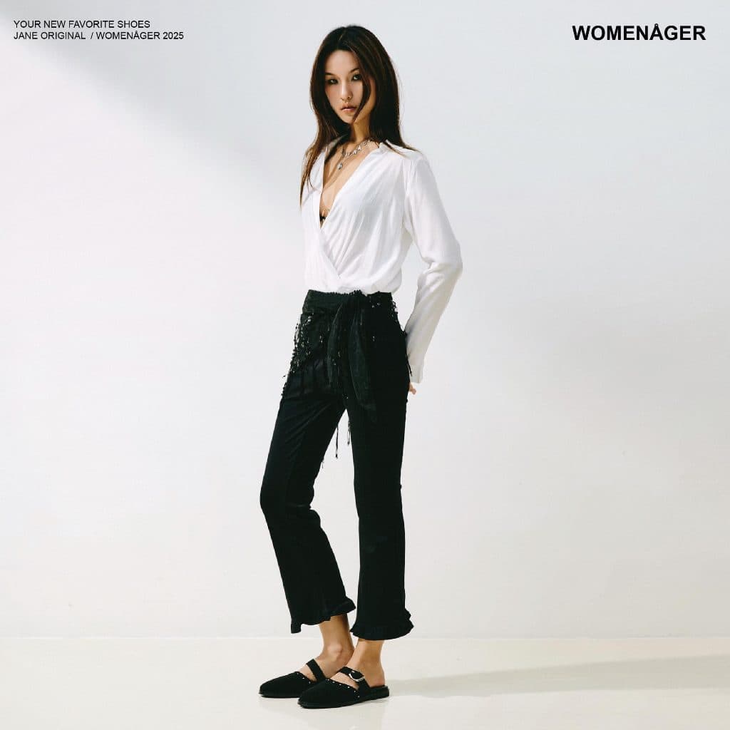 womenager - Jane Original สี Black suede with metal studs รองเท้าแตะคัทชูเปิดส้น สวมใส่ง่าย รูปที่ 4