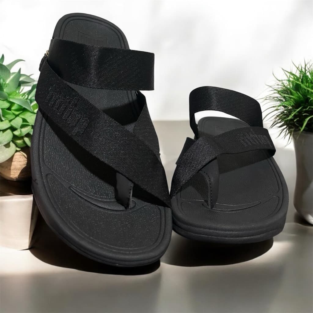 รองเท้าเเตะ สลิงรุ่นใหม่ สวย ใส่ได้ทั้ง หญิงและชายไซร้ 36----44 พร้อมส่ง
