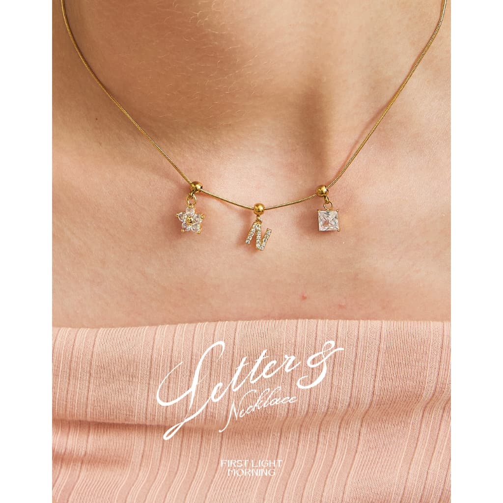 First Light Morning :Letter& Charm Necklace สร้อยคอ + Charm 1 ชิ้น สร้อยตัวอักษร สร้อย alphabet สร้อยปลายเข็ม รูปที่ 1
