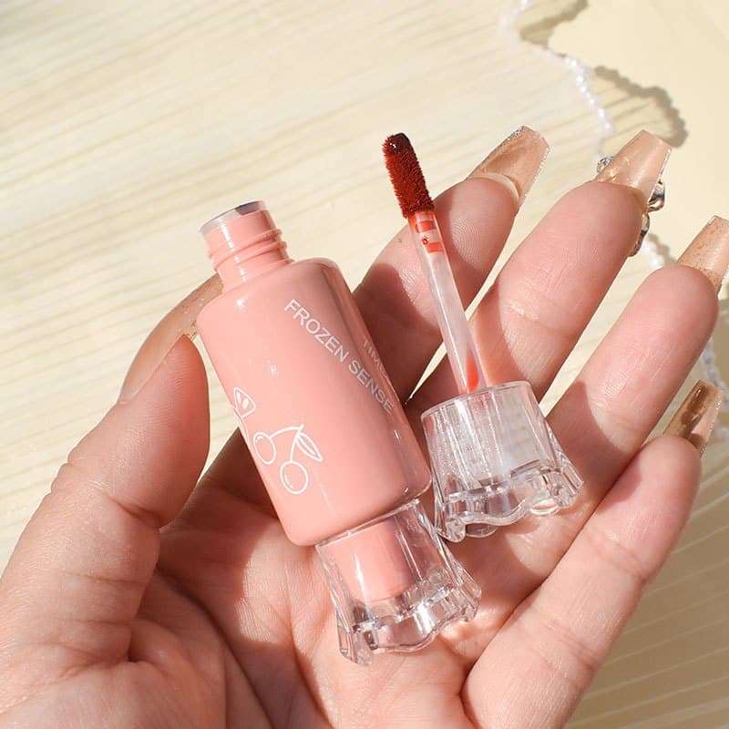 YOTAI LAMEILA ลิปสติก ลิปสติกเนื้อแม มีให้เลือก 6 สี เคลือบริมฝีปาก สีชัด กันน้ำ กันเหงื่อ ติดทนยาวนาน 1078# รูปที่ 4