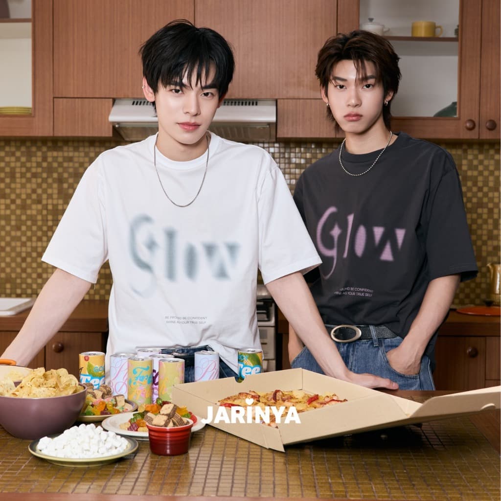 (ได้ Photo card) JARINYA (S-XL) เสื้อยืดทรง oversize สกรีนลาย Glow Unisex