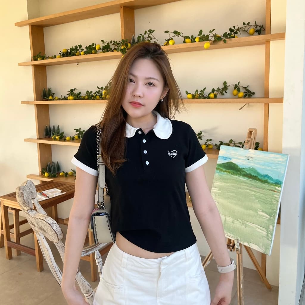 Blossom Polo Top เสื้อโปโลทูโทน คอบัว แขนสั้น ปักหัวใจ ผ้าคอตตอนยูนิ รูปที่ 6