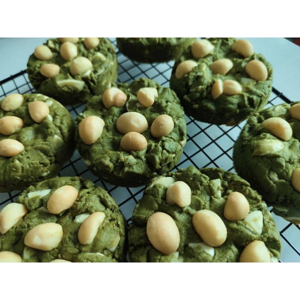 Matcha white chocolate & macadamia soft cookies. ชิ้นละ 75 กรัม รูปที่ 3