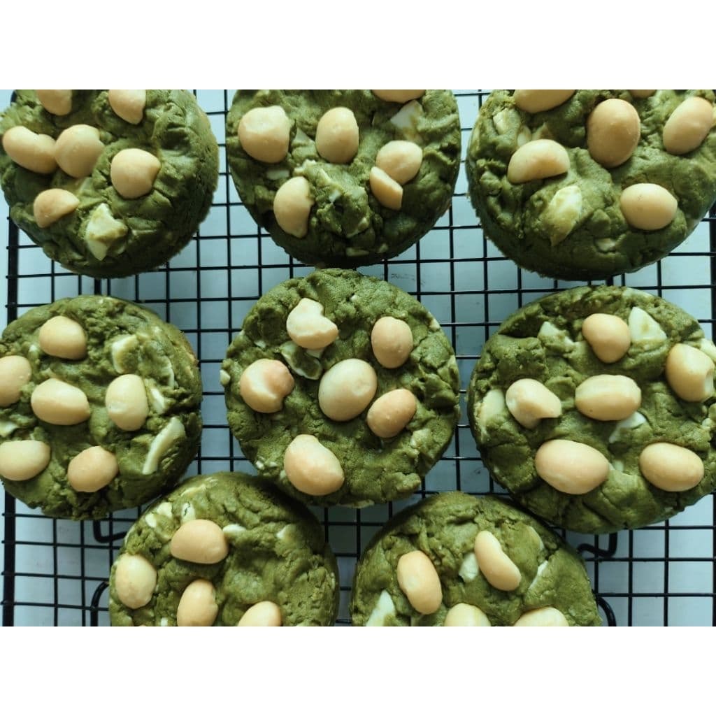Matcha white chocolate & macadamia soft cookies. ชิ้นละ 75 กรัม รูปที่ 2