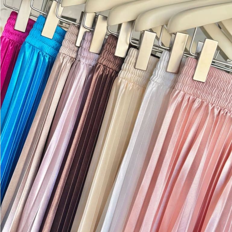 Zenmoya Satin Maxi Skirt กระโปรงยาวผ้าซาติน กระโปรงพลีทสีพื้นจีบทรงสวย เอวสูง ขอบเอวยางยืด รูปที่ 3