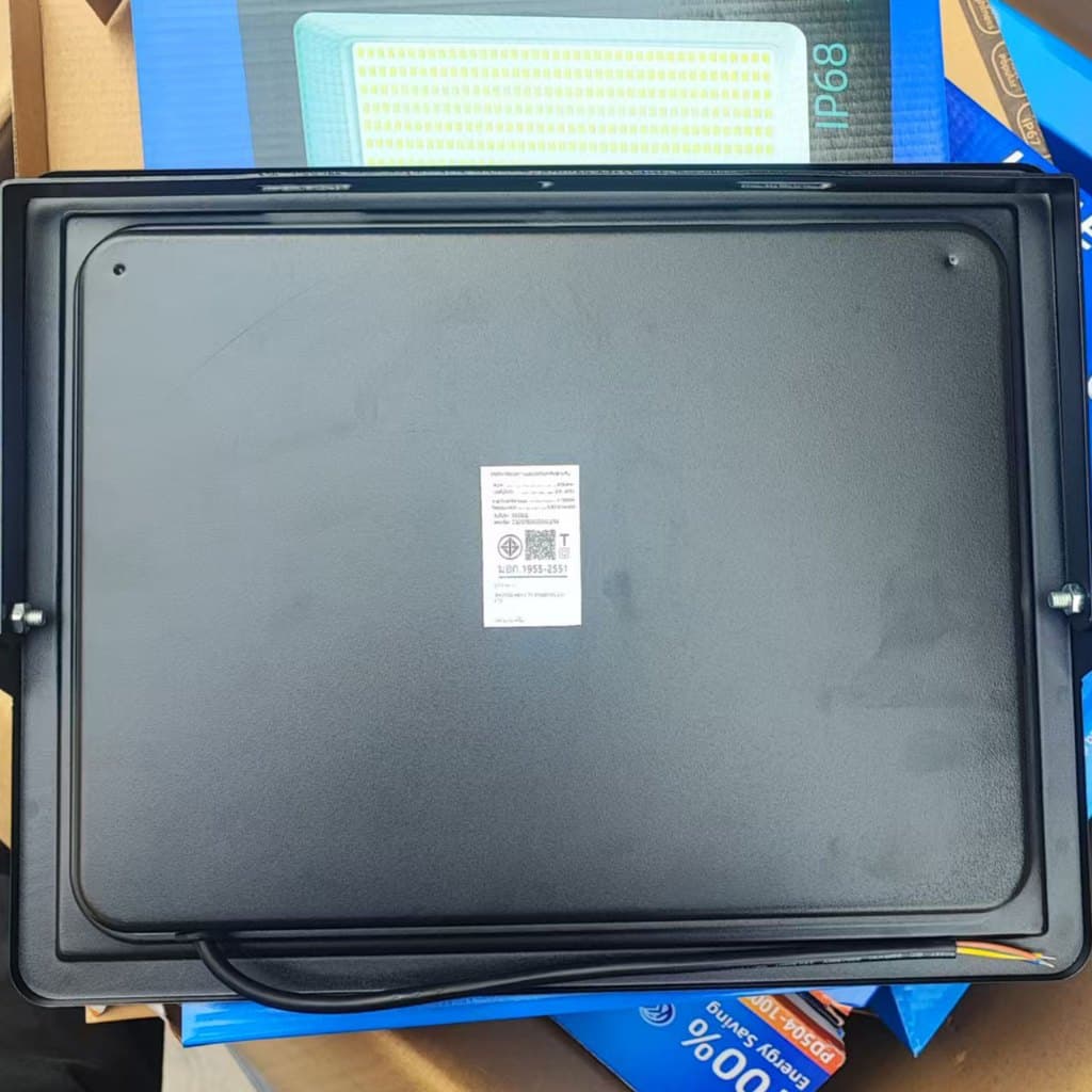 EEKOO สปอตไลท์ ซื้อ 1 แถม 1 สปอร์ตไลท์ LED 2000W โคมไฟฟลัดไลท์ กันน้ำ IP68 ไฟสว่าง Spotlight ไฟกลางแจ้ง ไฟสวน แสงขาว รูปที่ 9
