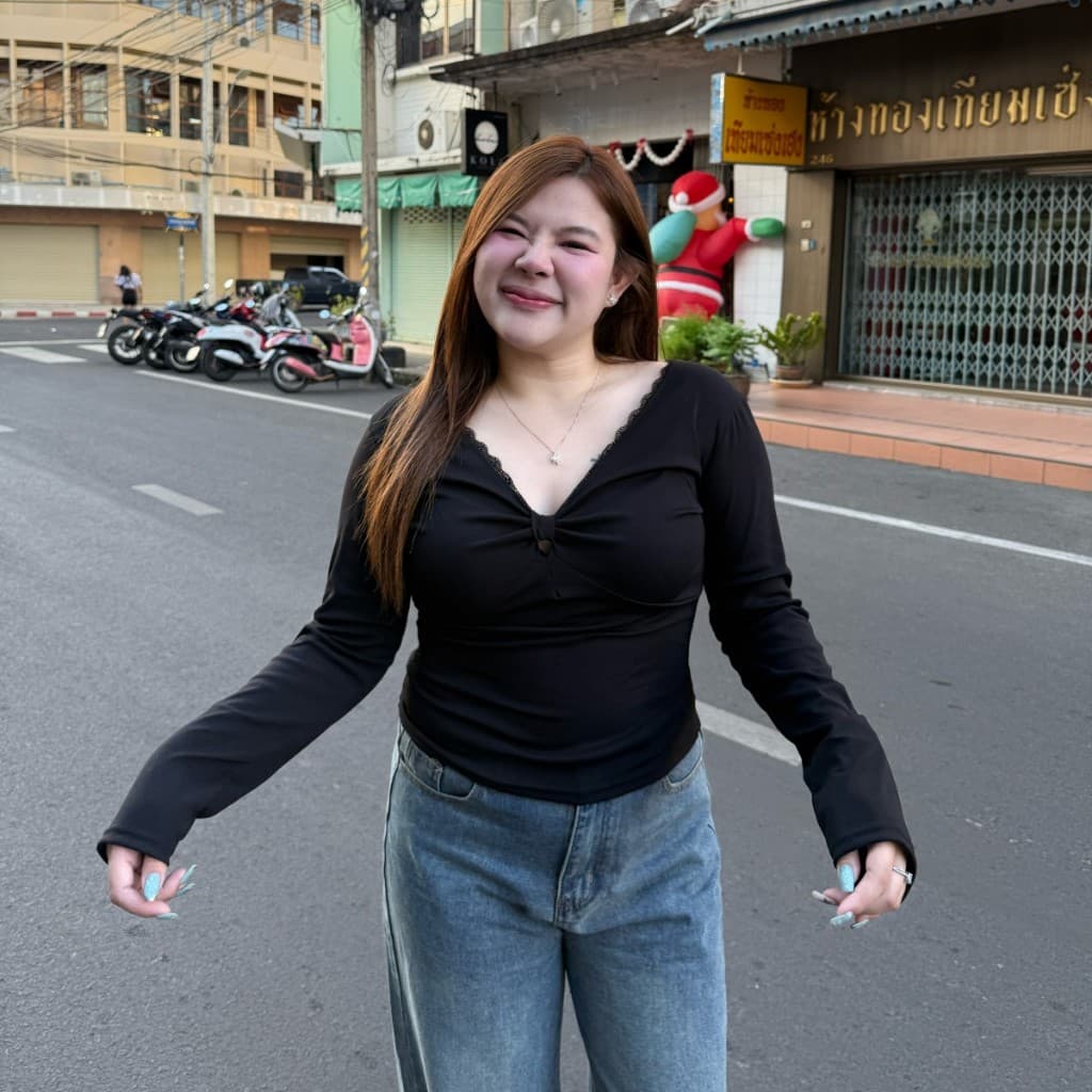 SpinnyHouseเสื้อแขนยาว เสื้อสาวอวบ แต่งลูกไม้ช่วงขอบ มัดโบว์ช่วงอก สาวอวบใส่ได้ ผ้าร่องยืด มีไซส์ M XL รุ่น ยัยนิด รูปที่ 2