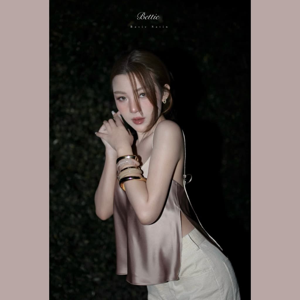 BETTIE b a s i c s a t i n / นางแบบอก 32 ใส่ S รูปที่ 3