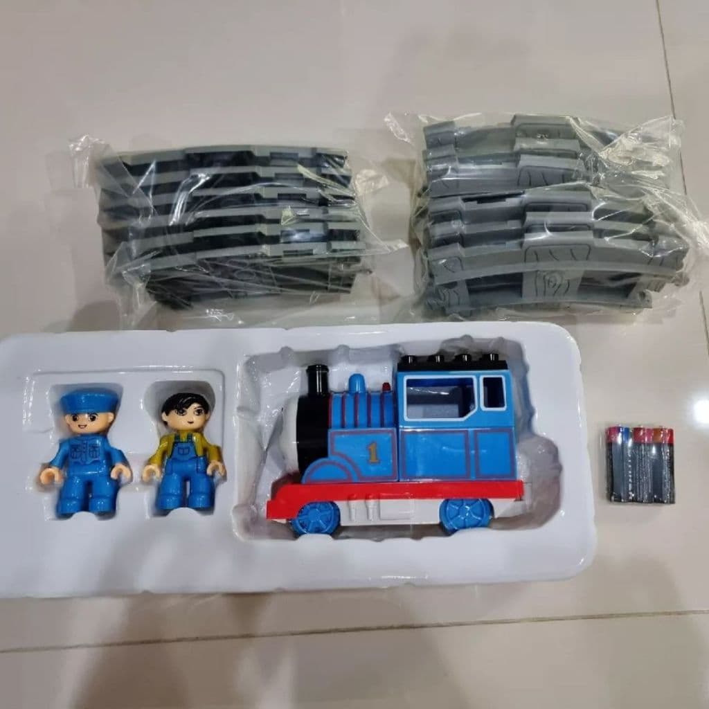 รถของเล่นเด็ก ชุดรถไฟ โทมัสราง รถไฟใส่ถ่านวิ่งได้ มีไฟ มีเสียงดนตรี พร้อมราง รุ่นM รูปที่ 2