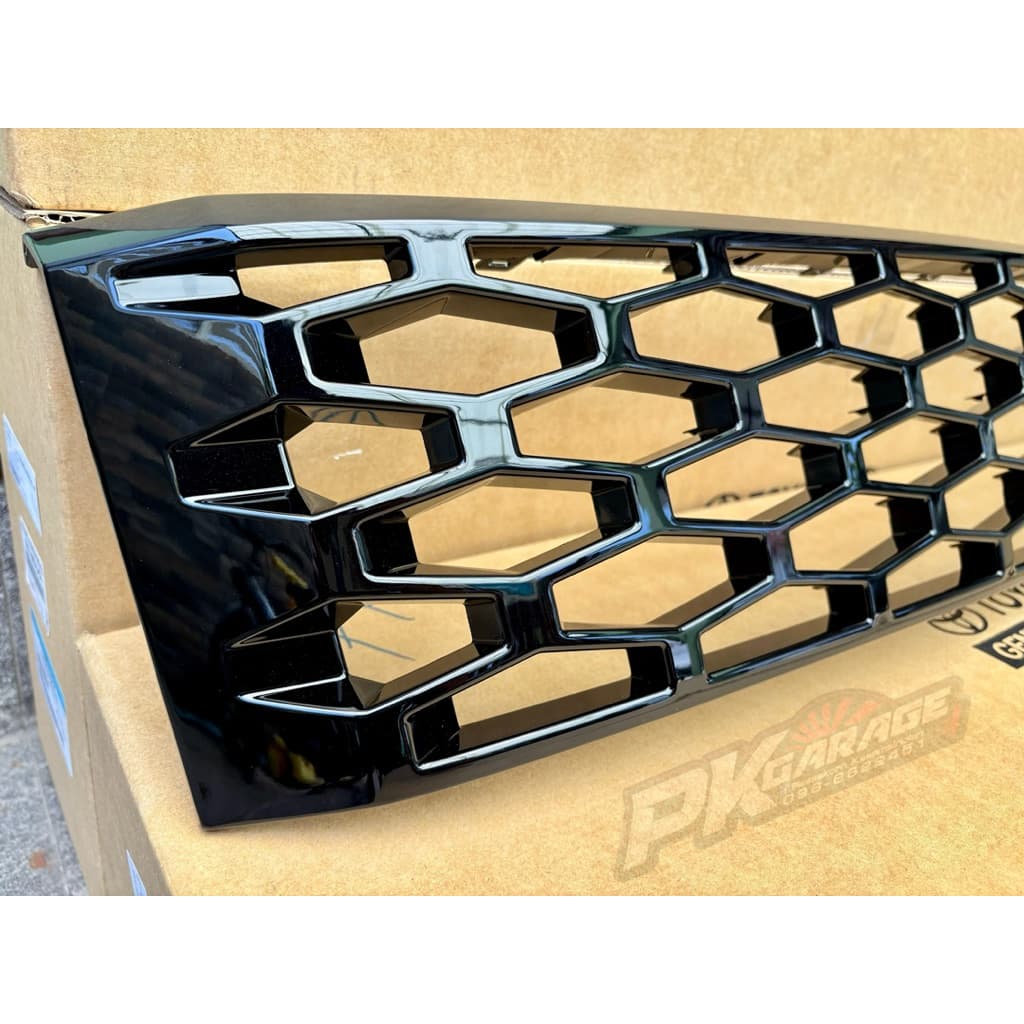 ของแท้ครับ!! กระจังหน้าทราโว่ HiluxTravo ToyotaHiluxTravo ของใหม่แท้ศูนย์ พาร์ทอะไหล่แท้ ถูกชัวร์ รูปที่ 3