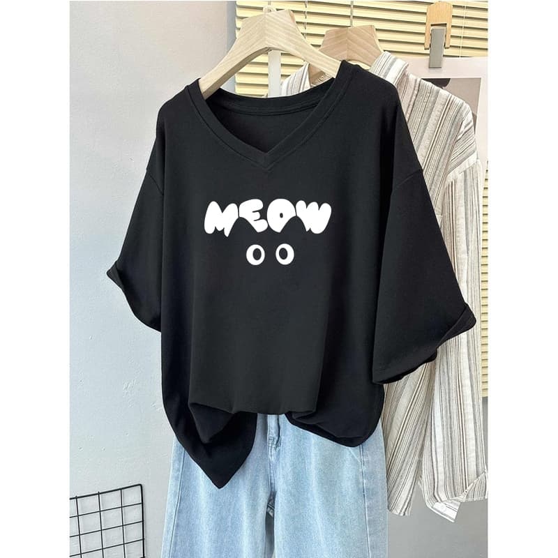 เสื้อยืดแขนสั้นคอวีทรงหลวมขนาดใหญ่สำหรับผู้หญิงไซส์ใหญ่ตัวนี้ เป็นเสื้อผ้าที่เหมาะสำหรับผู้หญิงรูปร่างอวบและมีน้ำหนักเกิ รูปที่ 9