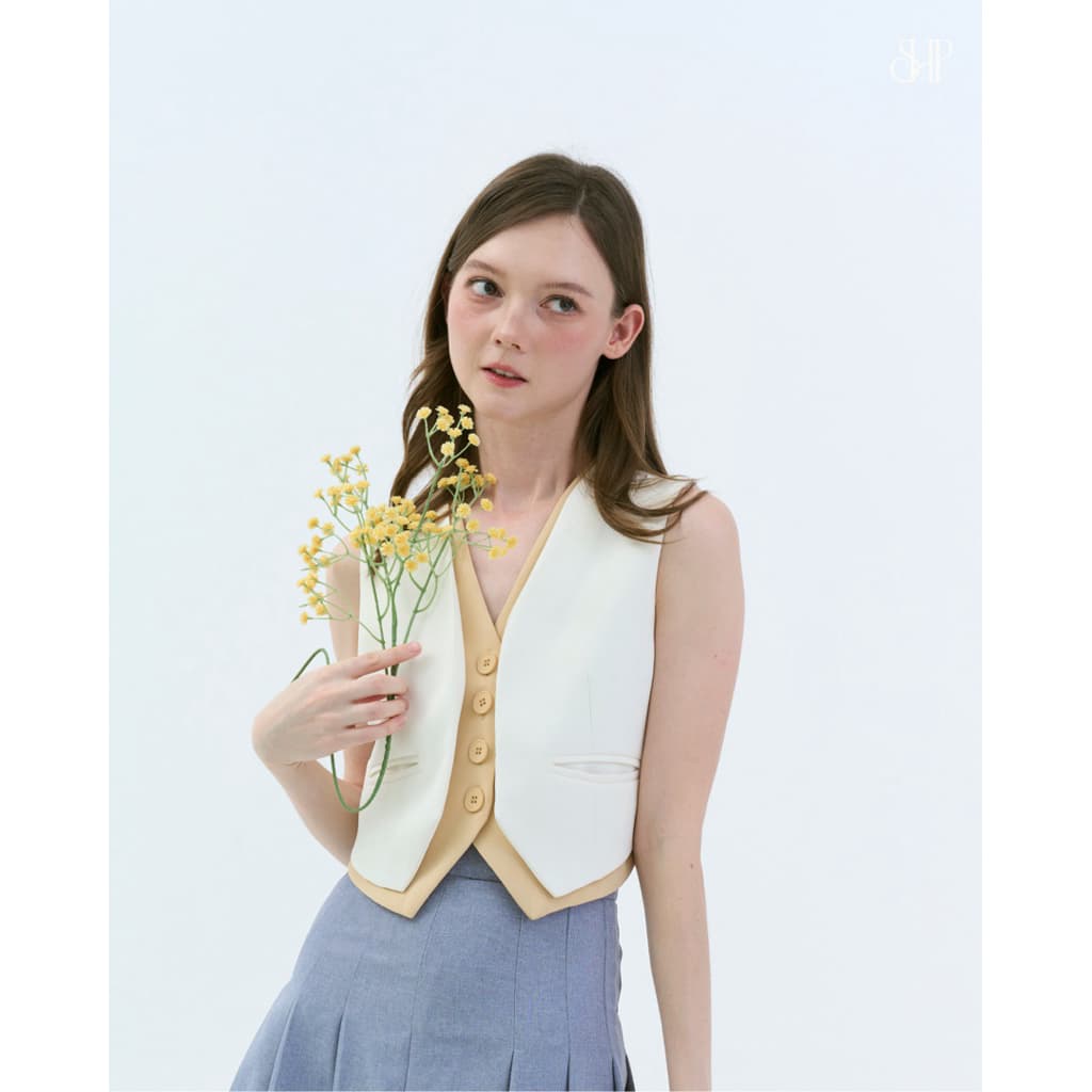 TWO-TONE CROP VEST เสื้อเวสต์แขนกุดดีไซน์เลเยอร์สองสี เหมือนใส่สองตัวในตัวเดียว รูปที่ 2