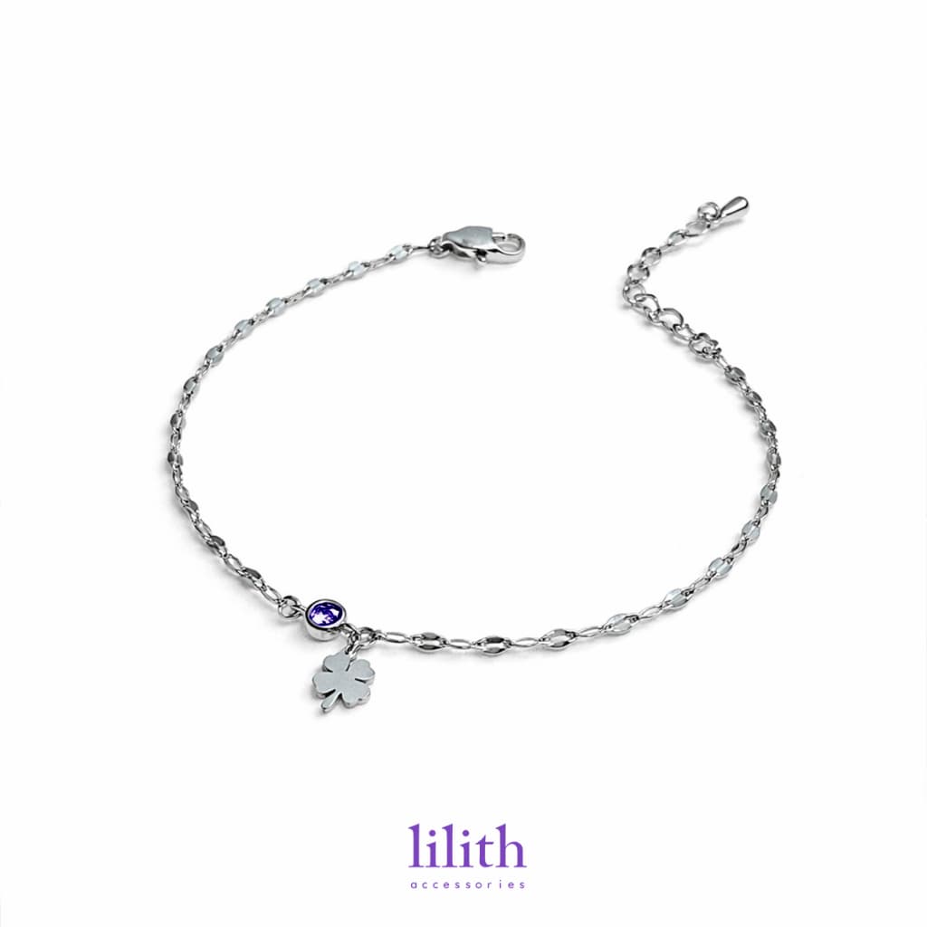 Lilith - Lucky clover Bracelet สร้อยข้อมือ จี้ใบคลเวอร์ รูปที่ 1