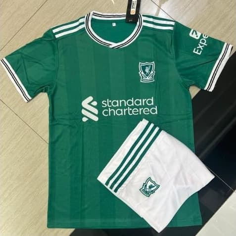 เสื้อบอลหงส์แดง สีเขียว 2025/26 รุ่นแฟนบอล ชุดแข่งผู้ชาย แขนสั้น ผ้าเบา ระบายอากาศดี ใส่สบาย รูปที่ 6