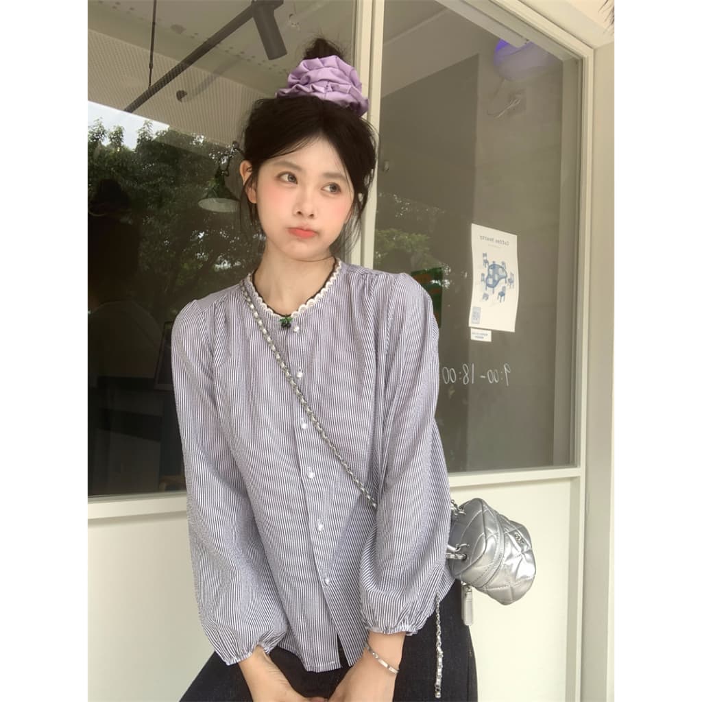 cherryshop เสื้อแฟชั่นเชิ้ตผู้หญิงเกาหลีสีน้ำเงิน กระดุมมุกคอกลม เสื้อน่ารักๆแขนยาวลายทาง หลวมและบาง สไตล์หวานๆ รูปที่ 5