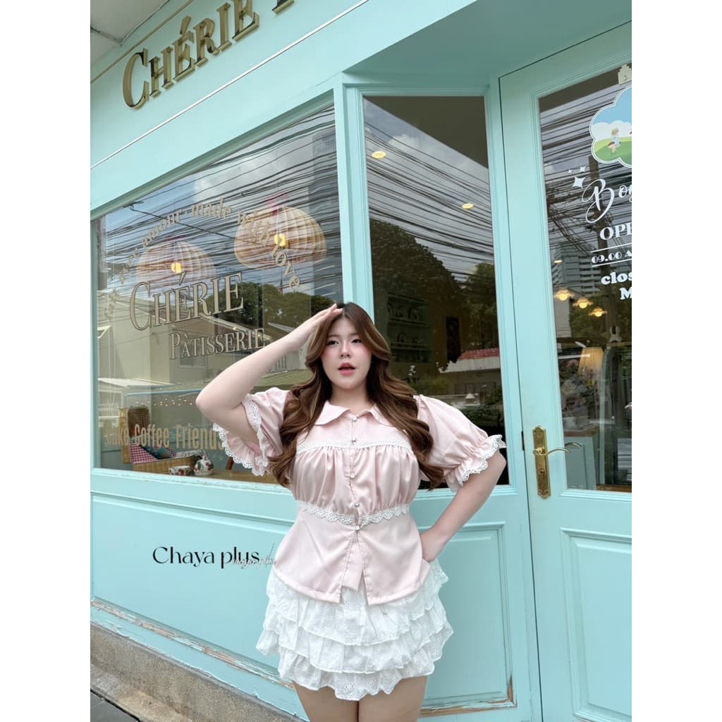 LindaaPlus-- เสื้อคอบัวลูกไม้สาวอวบ ˖ แต่งจีบอก แต่งลูกไม้รอบตัว พร้อมเชือกหลังมัดเข้ารูป รูปที่ 6