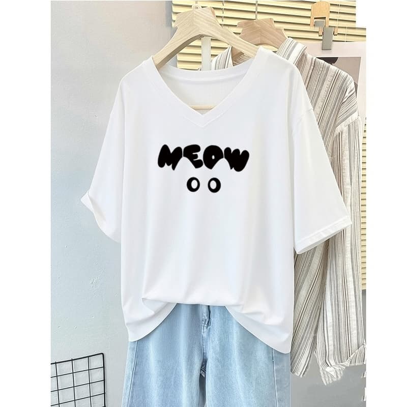 เสื้อยืดแขนสั้นคอวีทรงหลวมขนาดใหญ่สำหรับผู้หญิงไซส์ใหญ่ตัวนี้ เป็นเสื้อผ้าที่เหมาะสำหรับผู้หญิงรูปร่างอวบและมีน้ำหนักเกิ รูปที่ 7