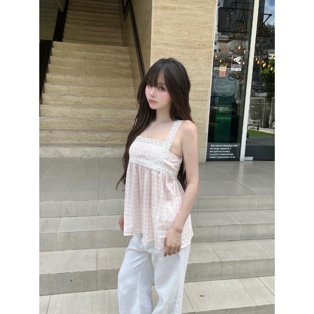 เสื้อสายเดี่ยวแต่งสายลูกไม้ สม็อคหลัง -nuttm / VB0681 รูปที่ 2