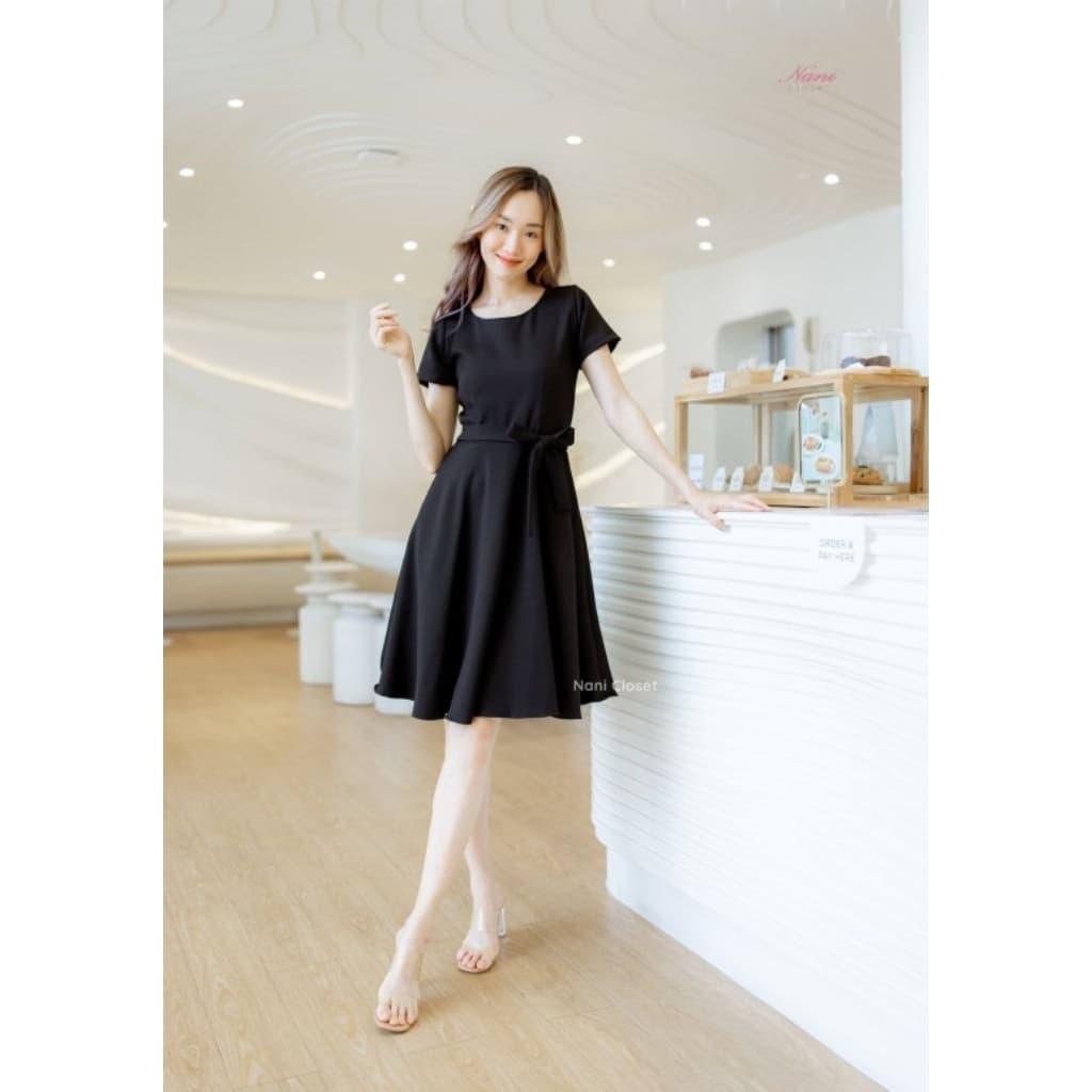 รวมเดรสทำงานสีดำล้วน Nani Closet ใส่ออกงาน สวย Forever รูปที่ 9