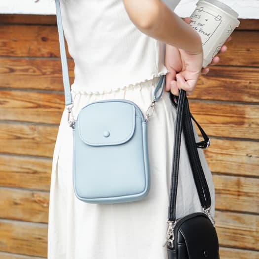 fashion.shop502 กระเป๋าสะพายข้างผู้หญิงใส่โทรศัพท์ หนัง PU สายปรับได้ สไตล์มินิมอล หนังนิ่ม มีส่งด่วน B-069 รูปที่ 2