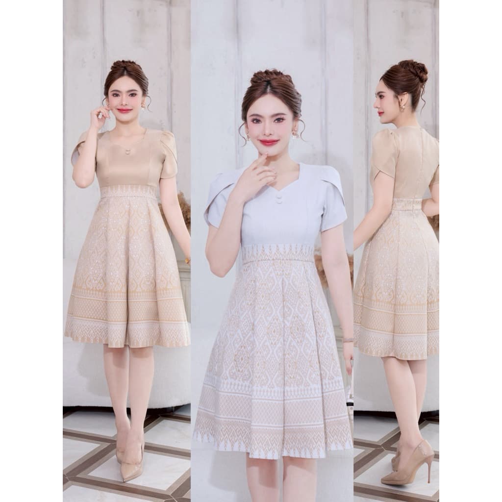 N742 สุพรรณษาเดรสผ้าไทยสีขาว สีทอง แต่งคอหัวใจ แขนกลีบบัว กระโปรงบานารงย้วยต่อ 8 ชิ้น