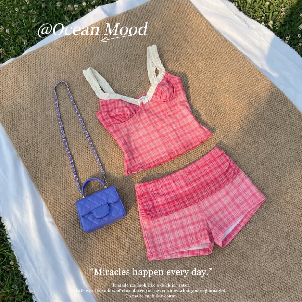 ชุดว่ายน้ำ 2 ชิ้น ชุดบิกีนี่ ลายตารางสีแดง เซ็กซี่สไตล์ฝรั่งเศส Beachwear น่ารักสุด ๆ | Ocean Mood รูปที่ 1