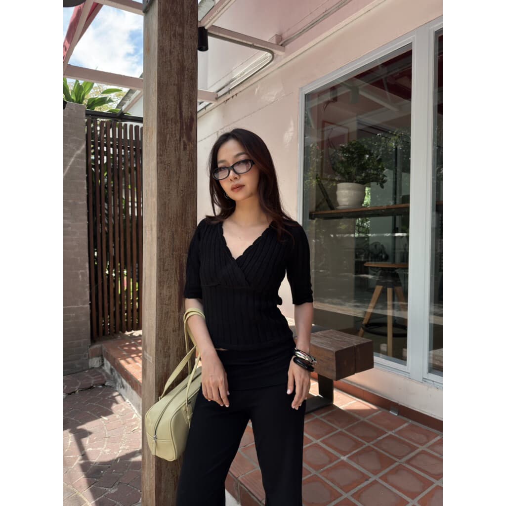 AJENMADE | MONE’ Knit Top เสื้อไหมพรมแขนสั้นไขว้อก รูปที่ 3