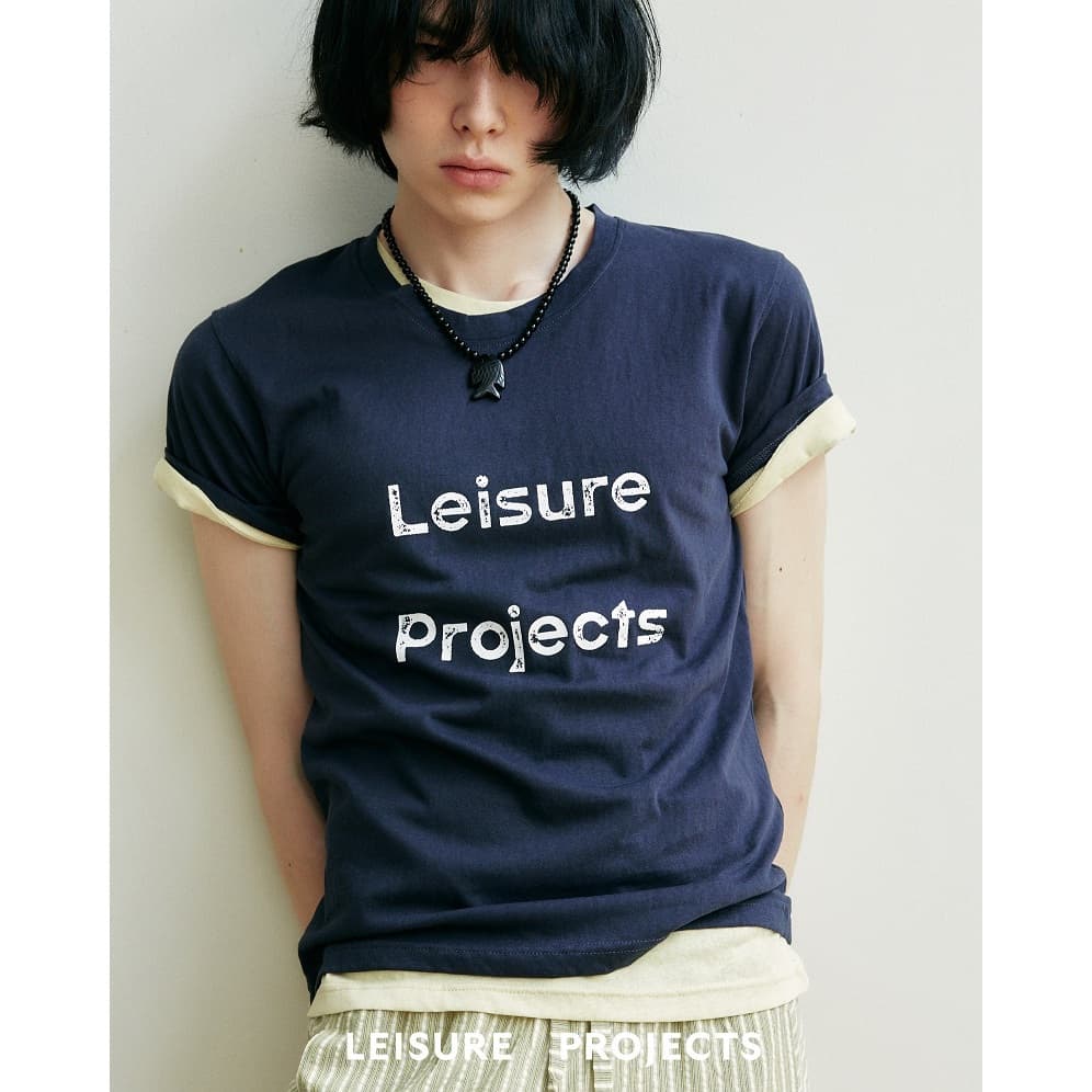 LEISURE LOGO SHORT SLEEVES T-SHIRT เสื้อเเขนสั้น ผ้าทอลายสลาฟ พิมพ์โลโก้ Leisure Projects รูปที่ 2