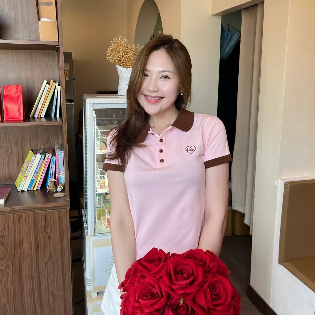Blossom Polo Top เสื้อโปโลทูโทน คอบัว แขนสั้น ปักหัวใจ ผ้าคอตตอนยูนิ รูปที่ 7