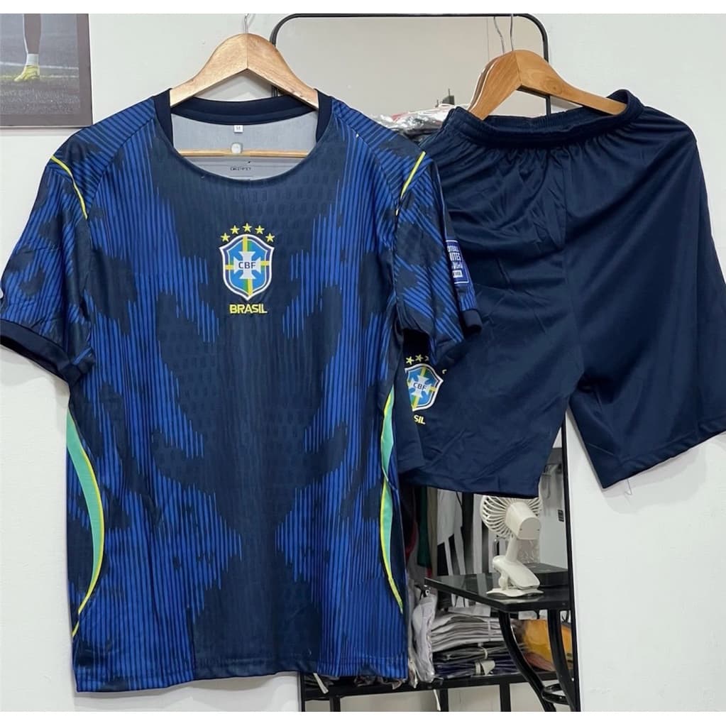 เสื้อฟุตบอลทีมชาติแฟชั่นมาใหม่ ดีไซน์เท่ ใส่แล้วดูโดดเด่น รูปที่ 1