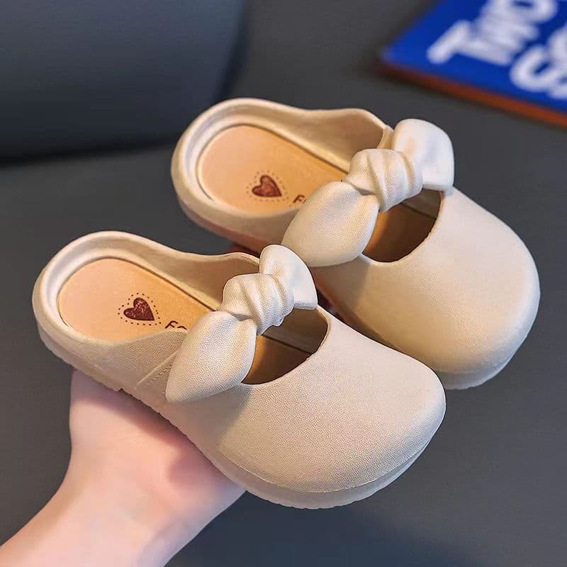 Babyonline 2J3-4 รองเท้าแตะแบบสวมแต่งโบว์สำหรับเด็กผู้หญิงสไตล์คุณหนู ใส่สบาย มีกันลื่น รูปที่ 4