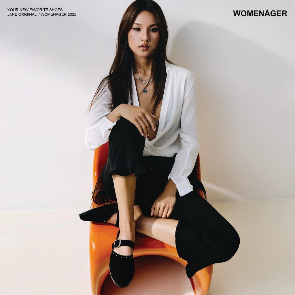 womenager - Jane Original สี Black suede with metal studs รองเท้าแตะคัทชูเปิดส้น สวมใส่ง่าย รูปที่ 2