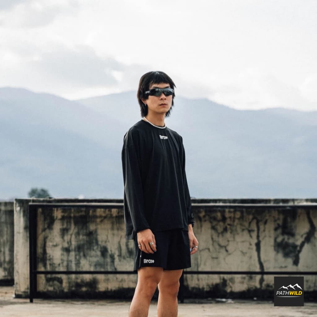 BROOO OVERSIZE LONG SLEEVE RUNNING SHIRT เสื้อวิ่งแขนยาวโอเวอร์ไซส์ เนื้อผ้านุ่ม น้ำหนักเบา และระบายอากาศได้ดีเยี่ยม รูปที่ 8