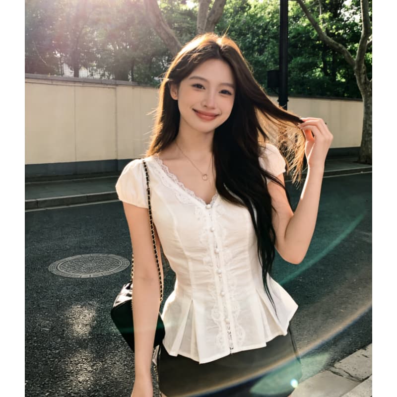 Chunn เสื้อเชิ้ตแขนสั้นลูกไม้ คอวี สไตล์ฝรั่งเศส ทรงกระชับ ดูผอม ทันสมัย แฟชั่นสวยหรู รูปที่ 4