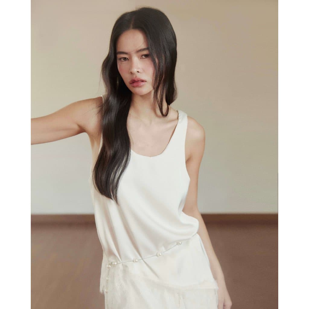 Lyra lace top เสื้อซาตินต่อชายลูกไม้ รูปที่ 2