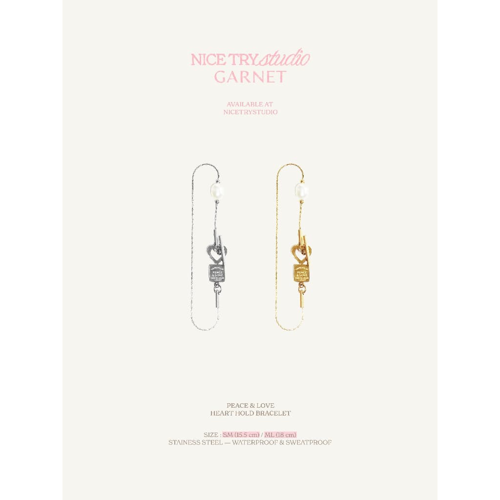nice try studio x garnet - Peace & Love Heart Hold Bracelet สร้อยข้อมือลายหัวใจ พร้อมไข่มุกแท้ กันน้ำ กันเหงื่อ รูปที่ 3