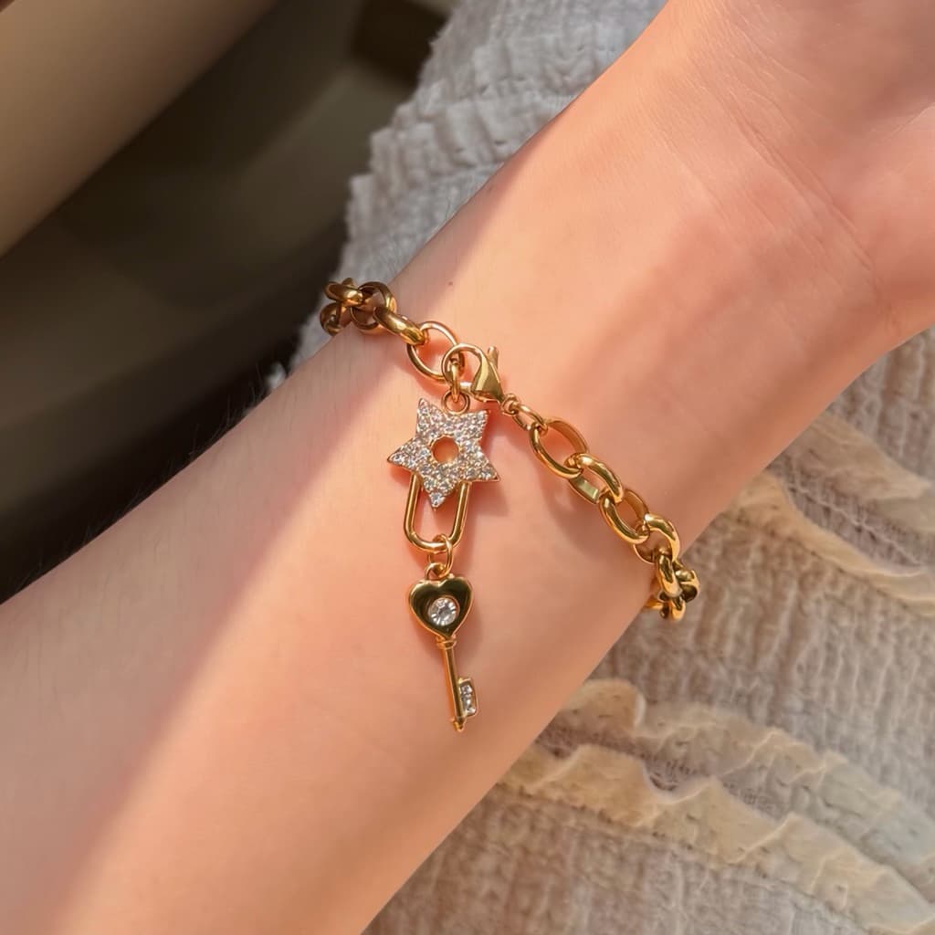 gigaglam starry key bracelet | สร้อยข้อมือ ไม่ลอก ไม่ดำ รูปที่ 1