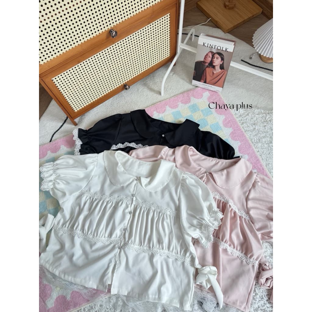 LindaaPlus-- เสื้อคอบัวลูกไม้สาวอวบ ˖ แต่งจีบอก แต่งลูกไม้รอบตัว พร้อมเชือกหลังมัดเข้ารูป รูปที่ 3