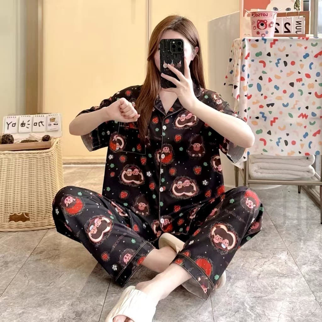 มาใหม่ ชุดนอนผ้าไหมอิตาลี่ เเขนสั้น-ขายาว ผ้าดี มีหลายลายให้เลือก ฟรีไซส์ SL-1 รูปที่ 2