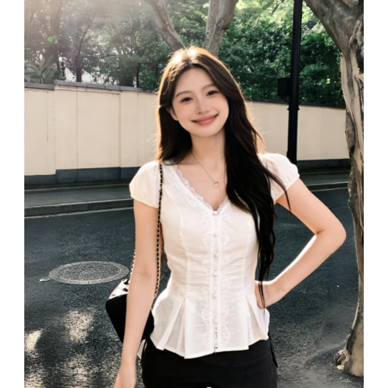 Chunn เสื้อเชิ้ตแขนสั้นลูกไม้ คอวี สไตล์ฝรั่งเศส ทรงกระชับ ดูผอม ทันสมัย แฟชั่นสวยหรู รูปที่ 2
