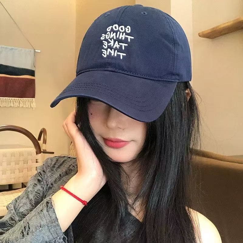 หมวกแก๊ปปัก GOOD THINGS TAKE TIME หมวกเบสบอล Unisex 6 สี ปรับขนาดได้ รูปที่ 6