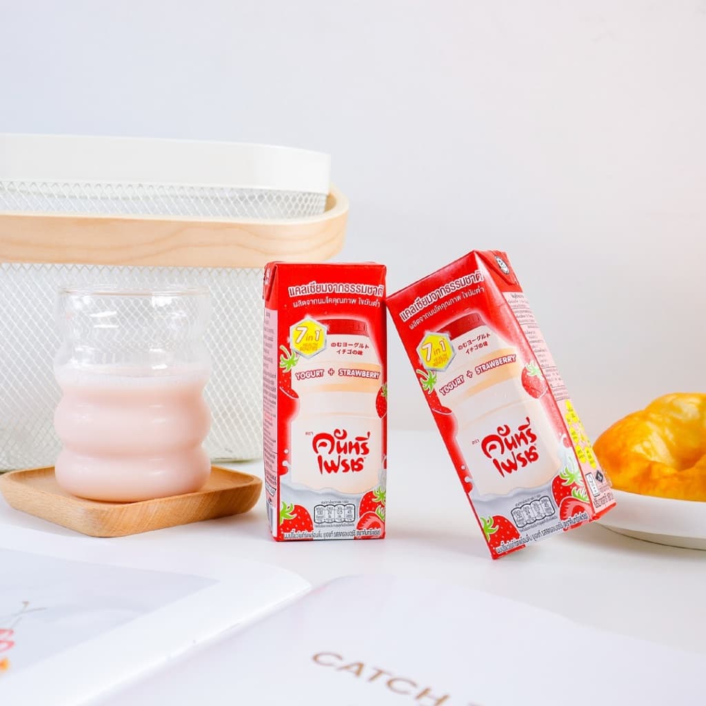Country Fresh นมเปรี้ยวรสสตรอเบอร์รี่ นมกล่องพร้อมดื่ม ขนาด 180 มล. รูปที่ 4