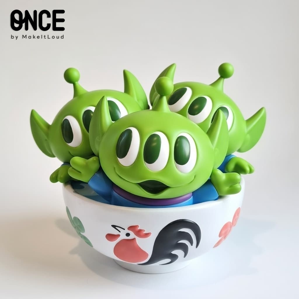 ONCE x ©Disney/Pixar Toy Story Aliens Collectible Figure Limited Edition Green Men ในชามตราไก่ ลิขสิทธิ์แท้ รูปที่ 1