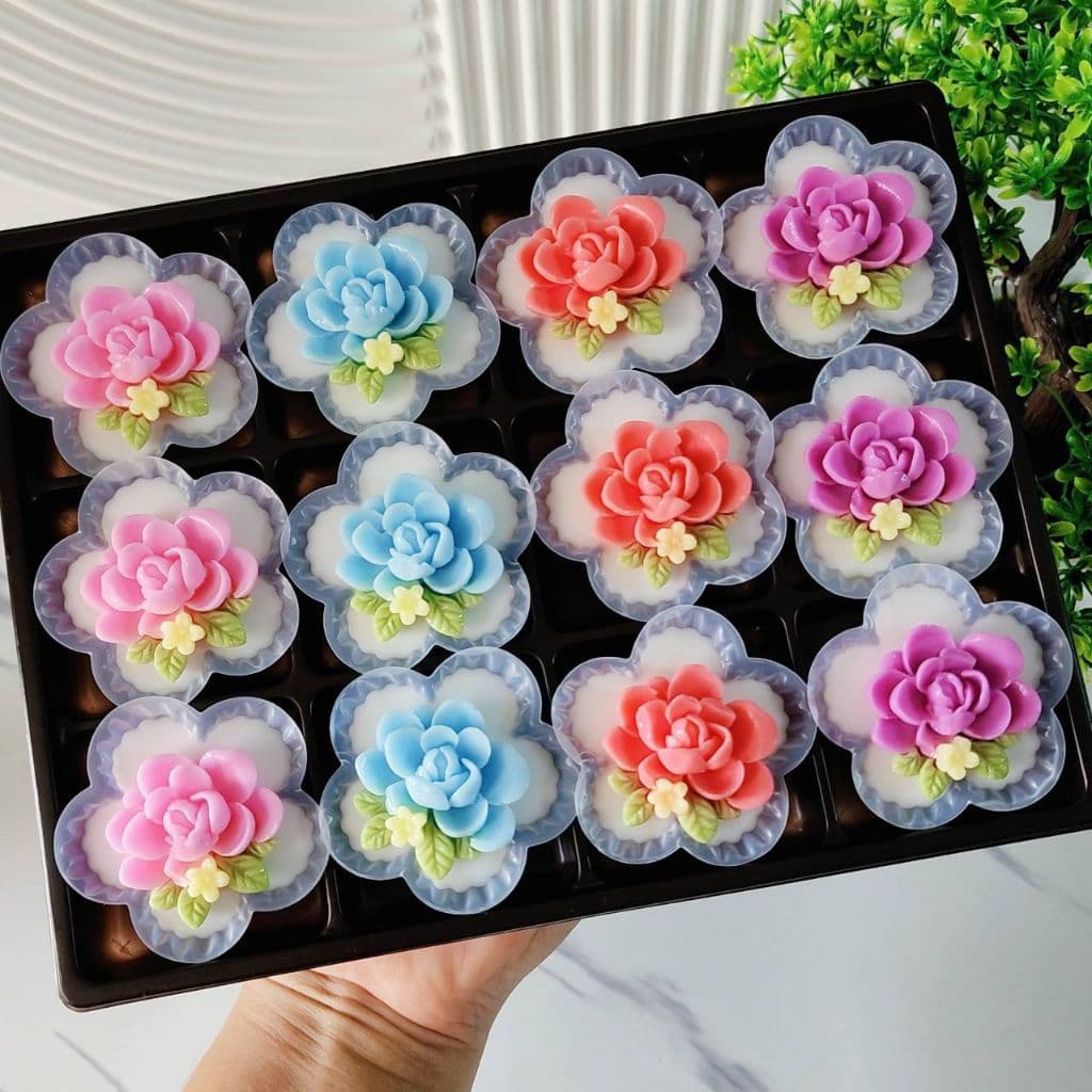 ถ้วยพลาสติก สำหรับใส่ขนม วุ้น เค้ก ช็อกโกแล็ต ขนาด 5.5×2ซม. ทรงดอกไม้ รูปที่ 3